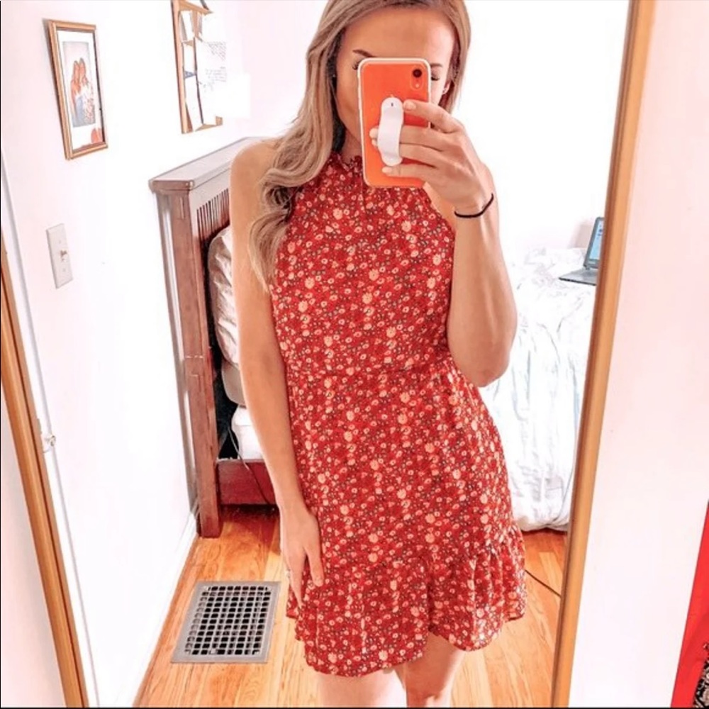 Sleeves halter dress